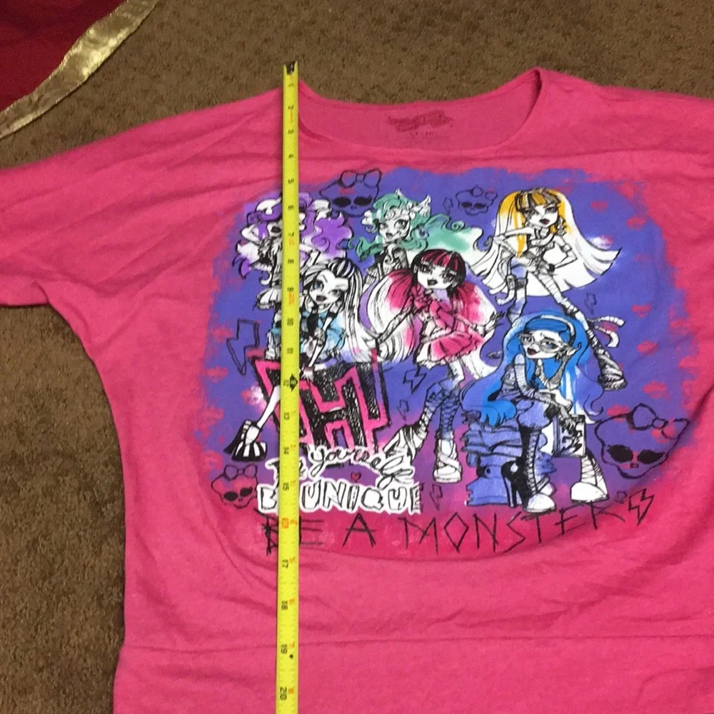 Monster High size 16 Girls wide sleeve pink tshirt great for Halloween EUC